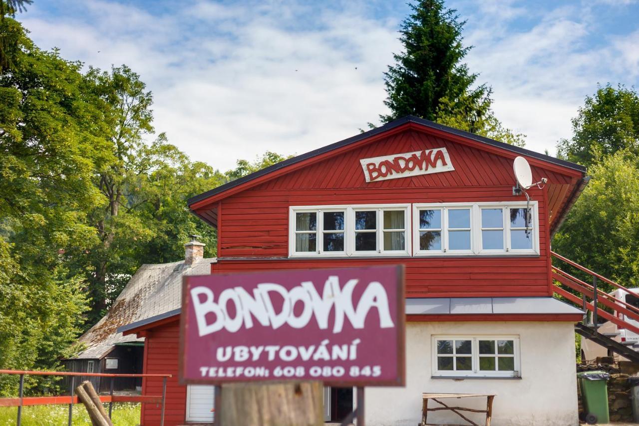 Srub Midla a chata Bondovka Cenkovice Exteriér fotografie